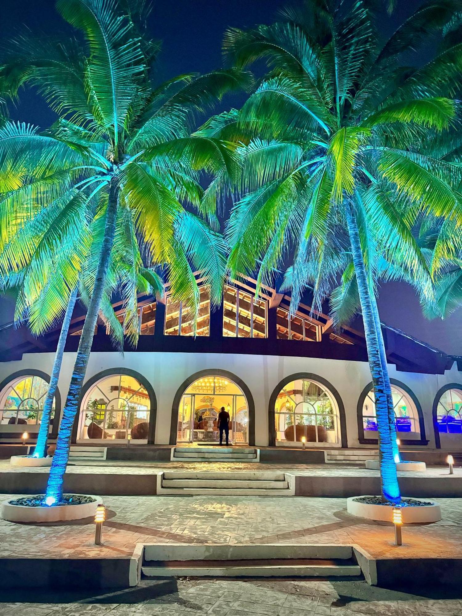 Hotel Tesoro Beach Сан-Луис-ла-Эррадура Экстерьер фото