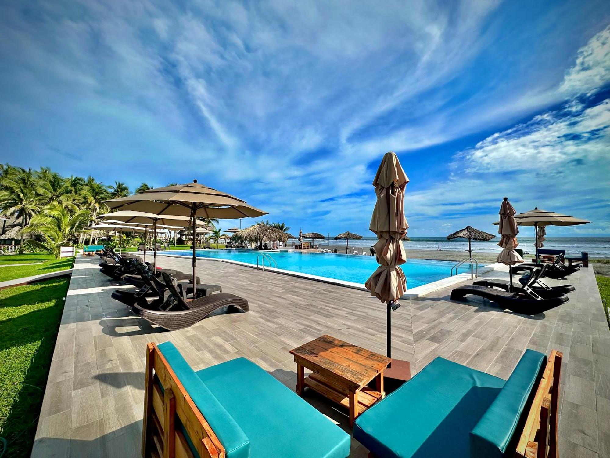 Hotel Tesoro Beach Сан-Луис-ла-Эррадура Экстерьер фото