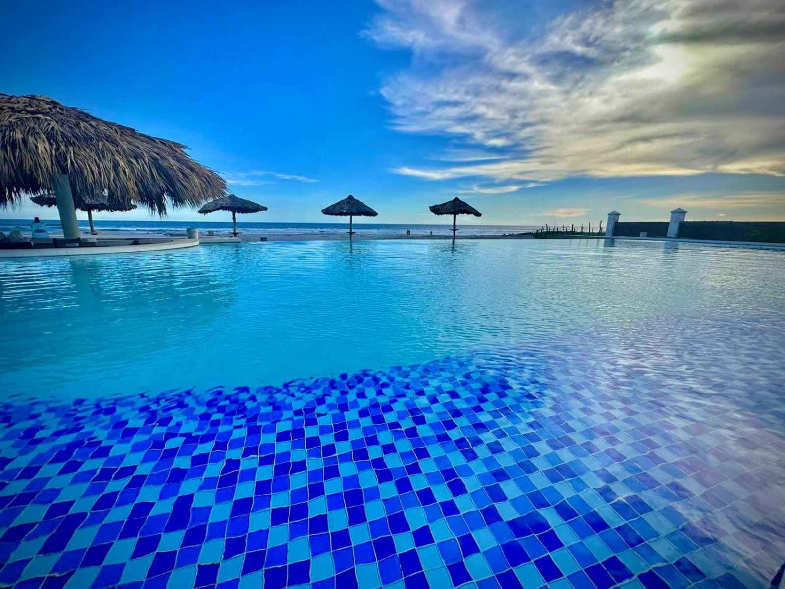 Hotel Tesoro Beach Сан-Луис-ла-Эррадура Экстерьер фото
